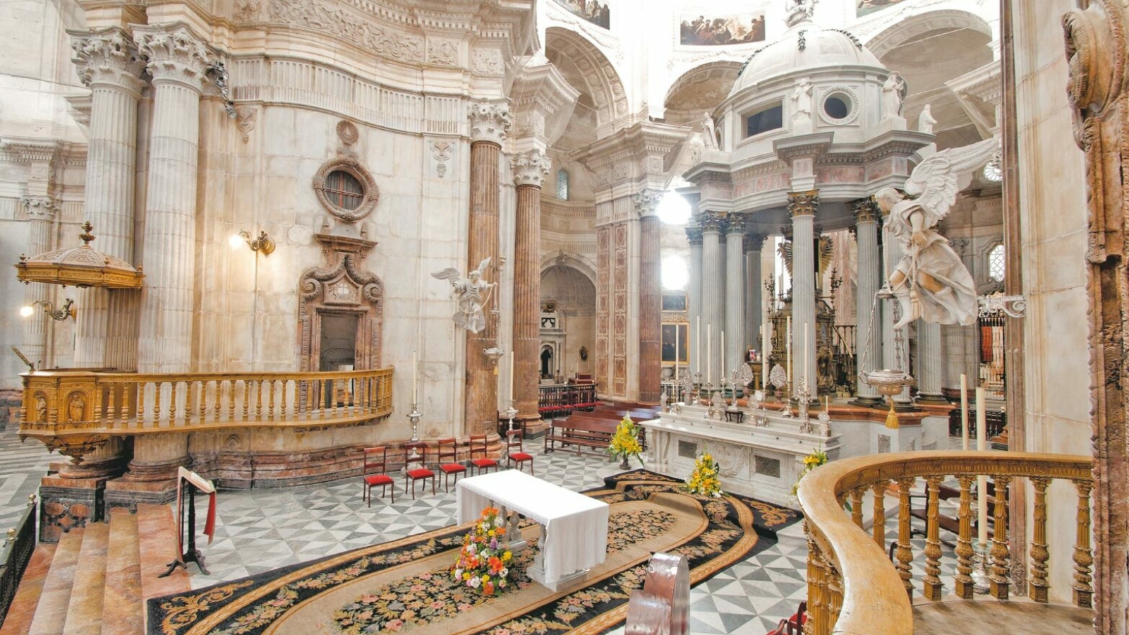 interior-1920px-catedral-cadiz